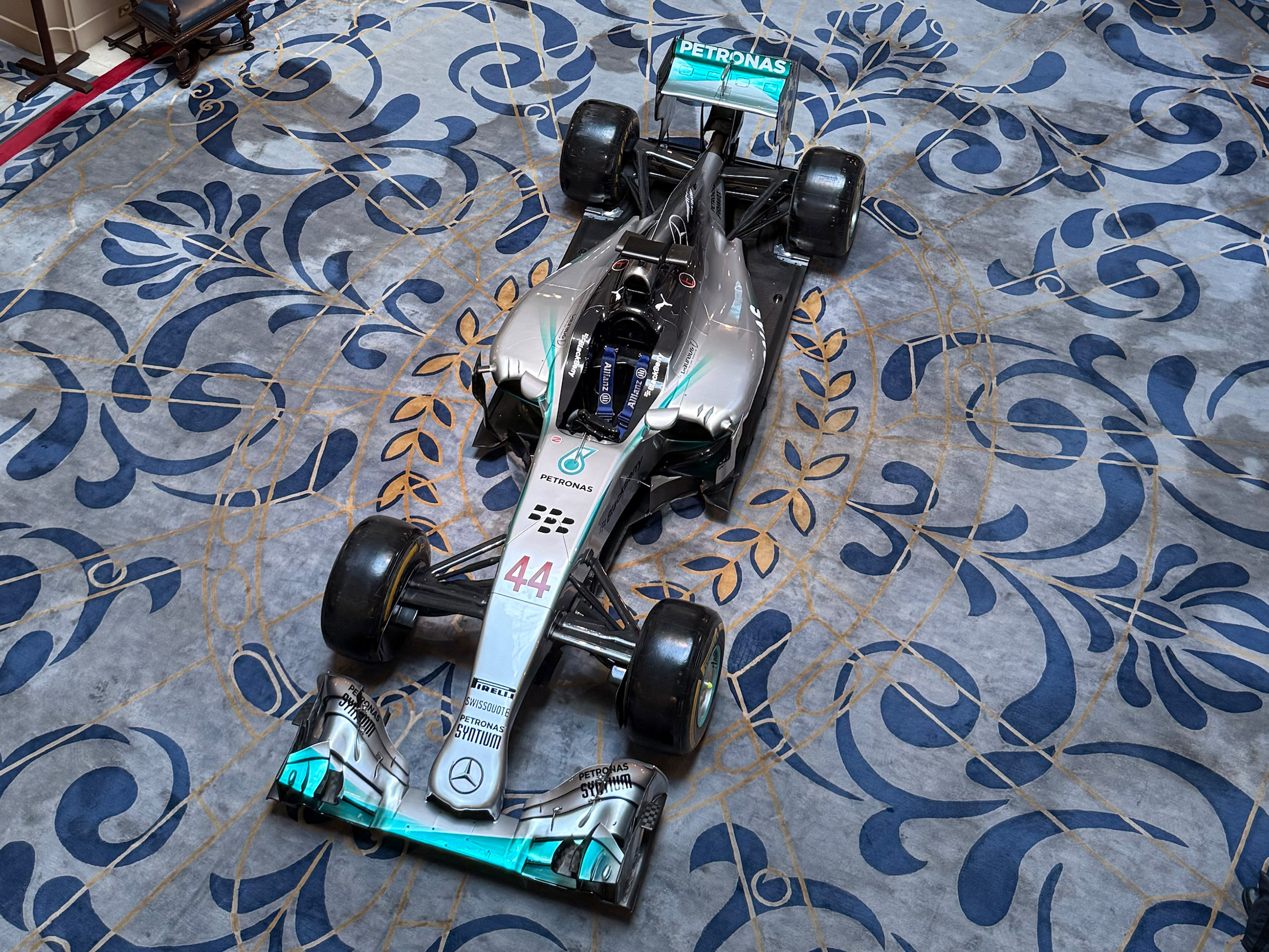 Mercedes Hybrid 2560x1920 2