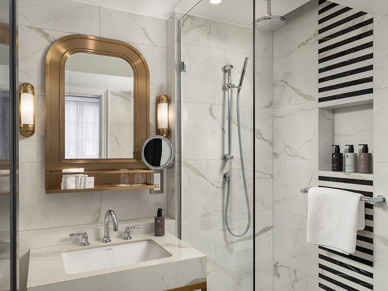 PM-and-Mall-Single-Bathroom-800×600-1.jpg