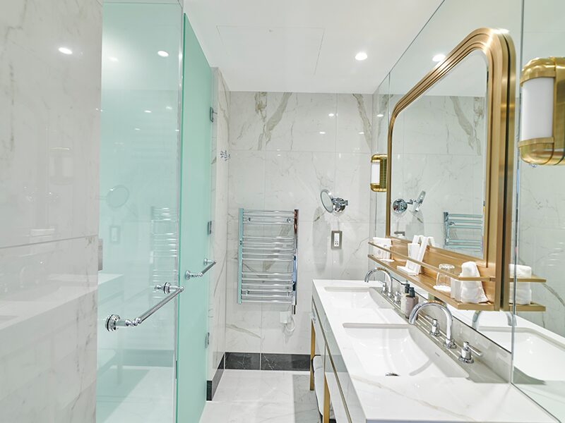 President-Suite-Bathroom-800×600-1.jpg