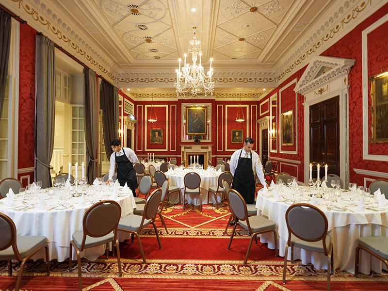 Committee Room 800_600 (4)